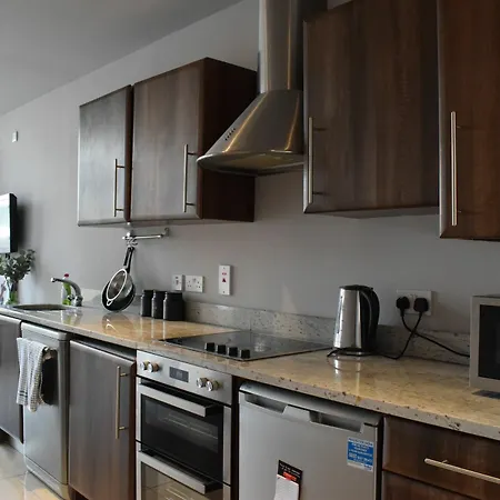 Apartment 1 Bedroom With Balcony In