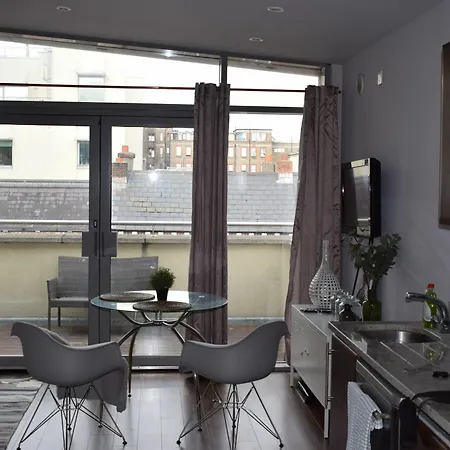 1 Bedroom With Balcony In